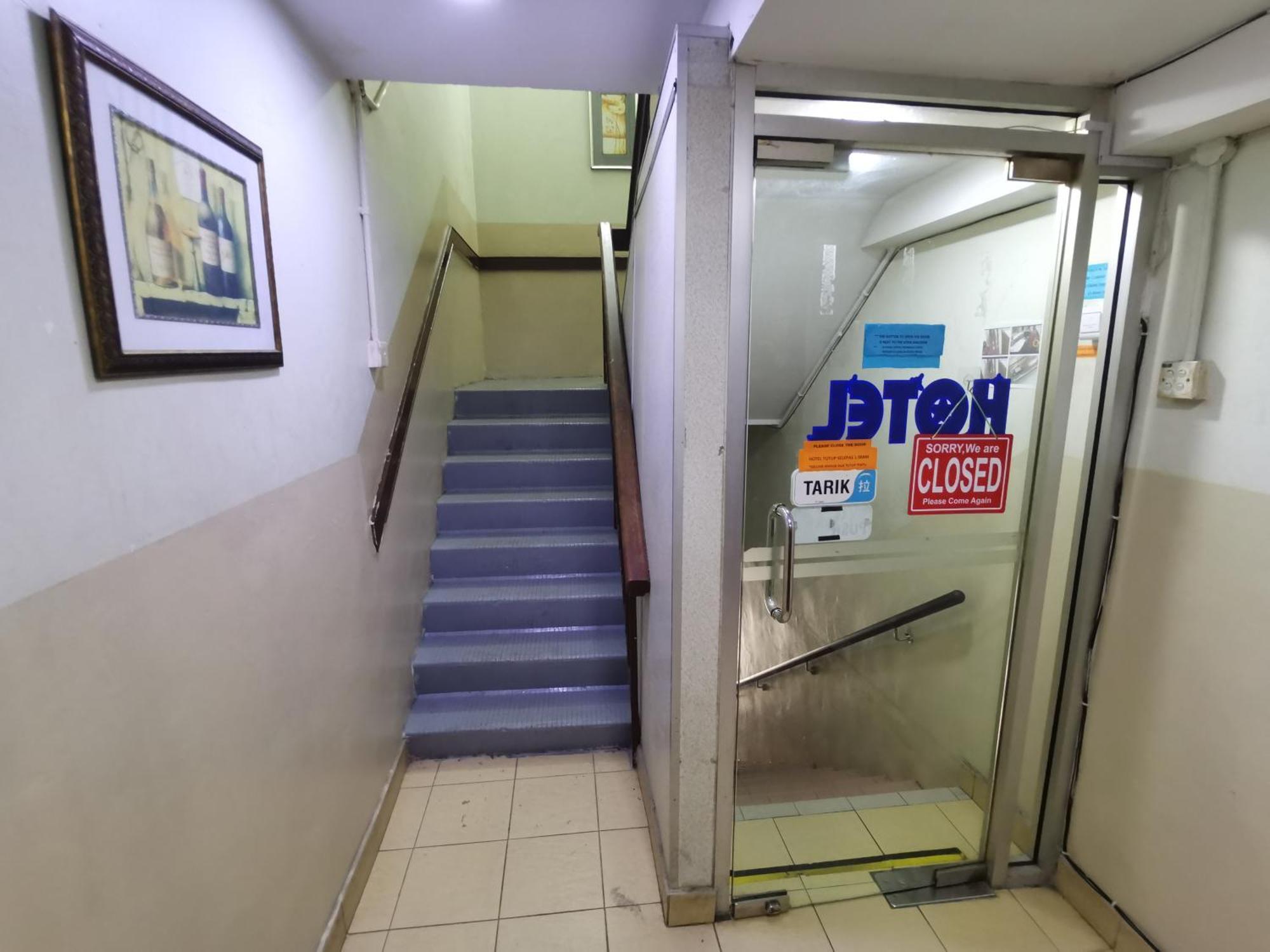 Hotel Bintang 加影 外观 照片